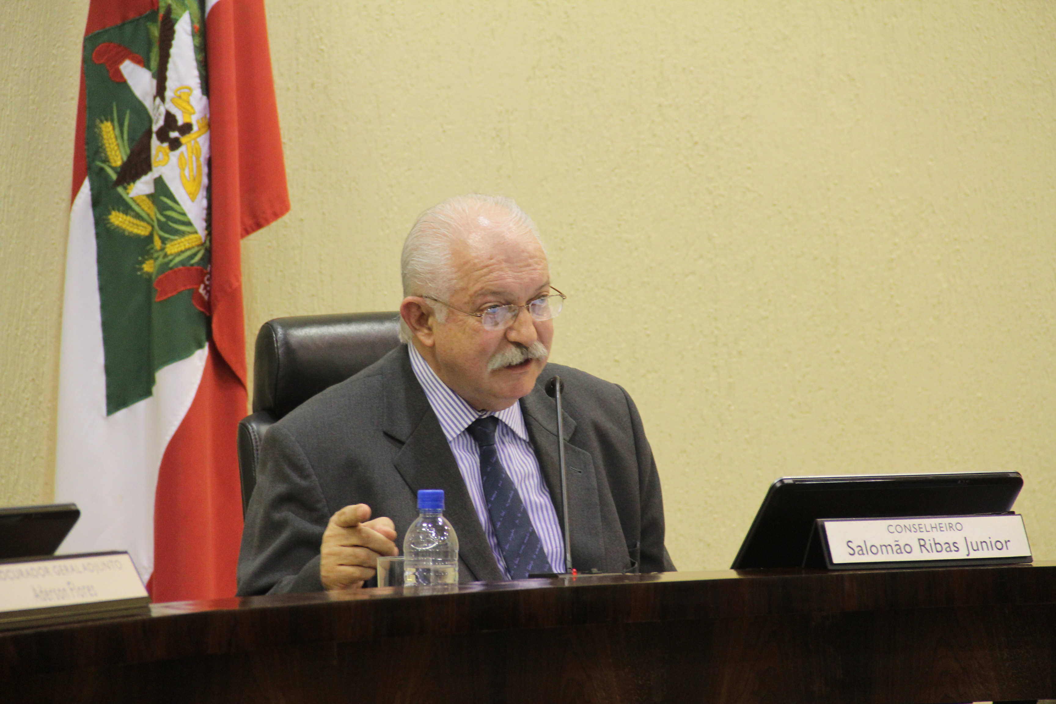 Ribas Jr. renuncia à Presidência do TCE/SC 