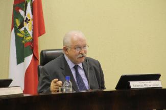 Ribas Jr. renuncia à Presidência do TCE/SC 